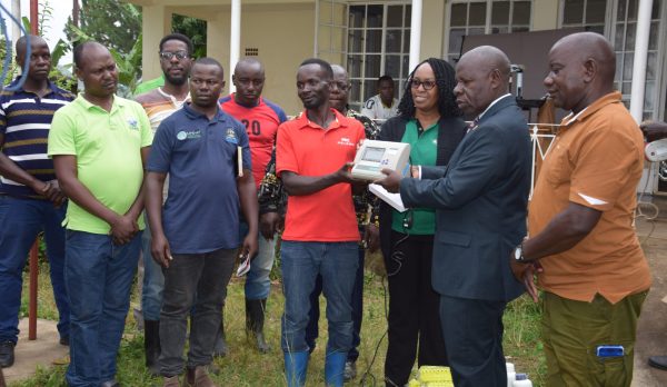 GOAT BREEDING EQUIPMENT